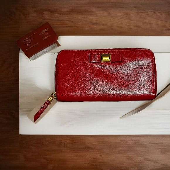 EUC MIU MIU long zippy wallet - Picture 1 of 9